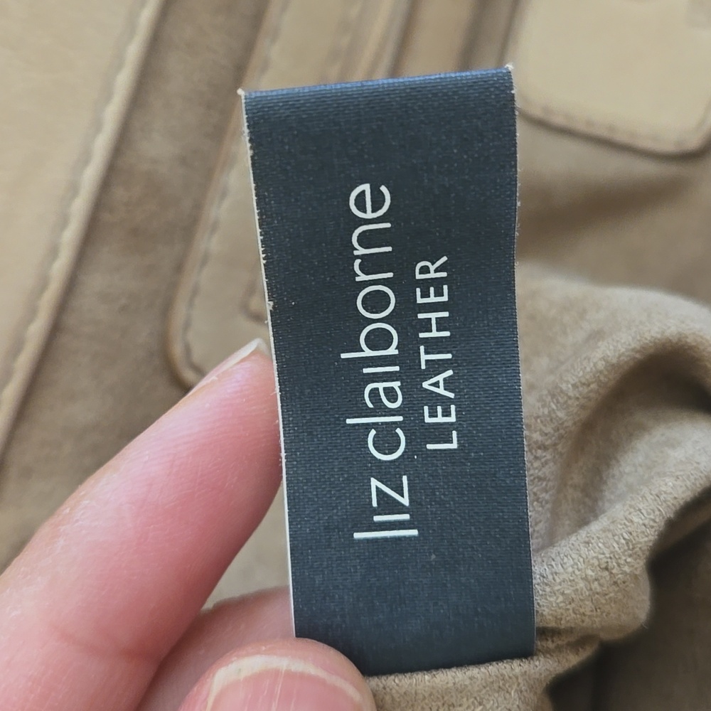 Vintage Liz Claiborne Leather Clutch With Magnetic Closure - Picture 7 of 11